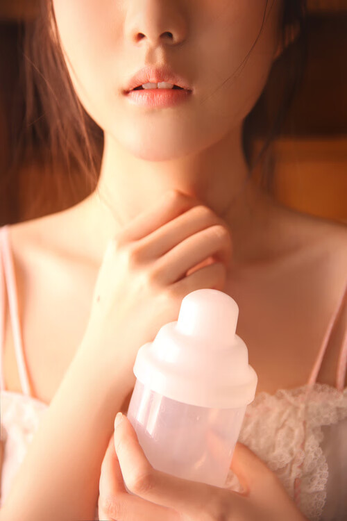 Kaiyun APP-在对阵雄鹿的比赛中，库里展现“神射手”本色，四节投中9个三分，砍下44分！