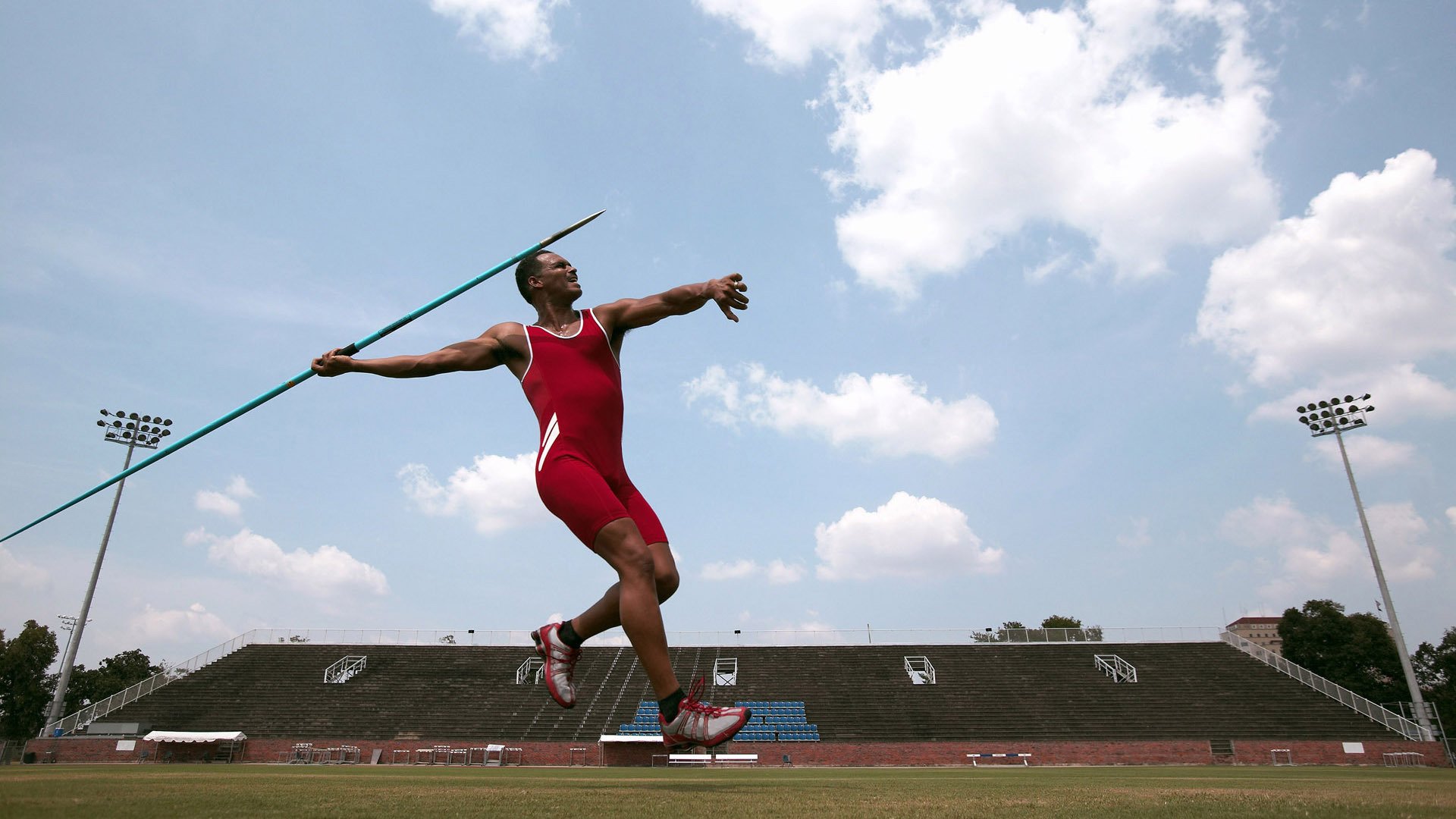 开云体育-田径训练强化爆发力专项课题研究落地，有关爆发力训练的论文
